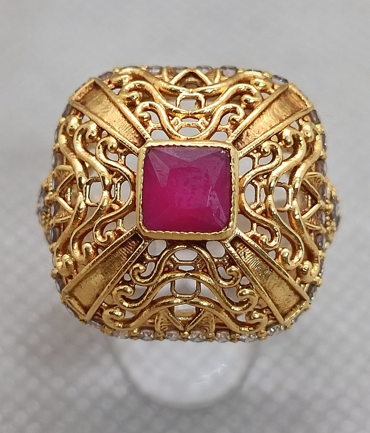 Beautiful ring 053
