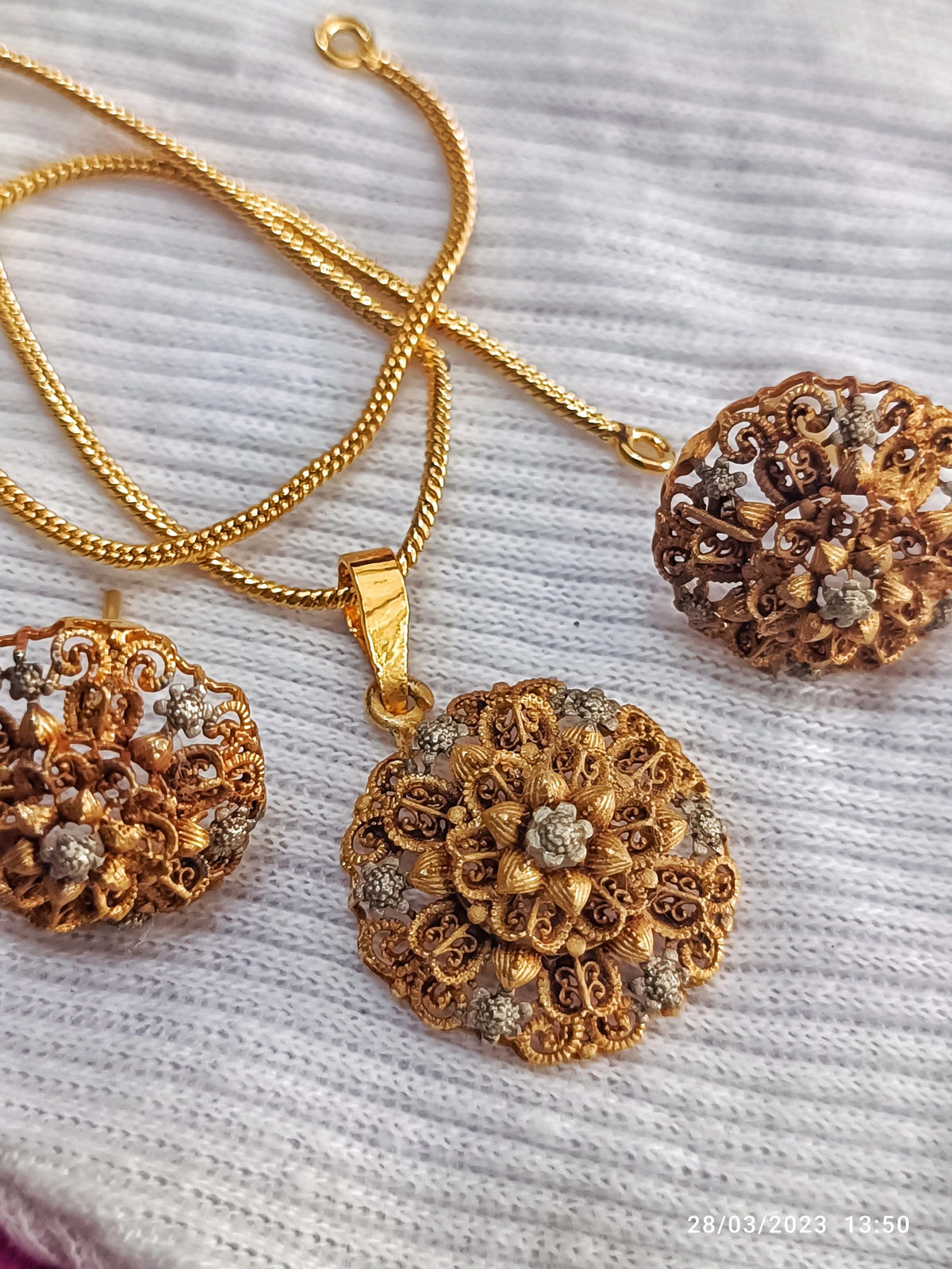 Beautiful traditional locket set/032