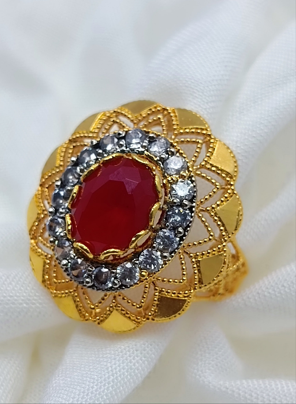 Classic Heritage Ring – Traditional Jewelry for Special Occasions