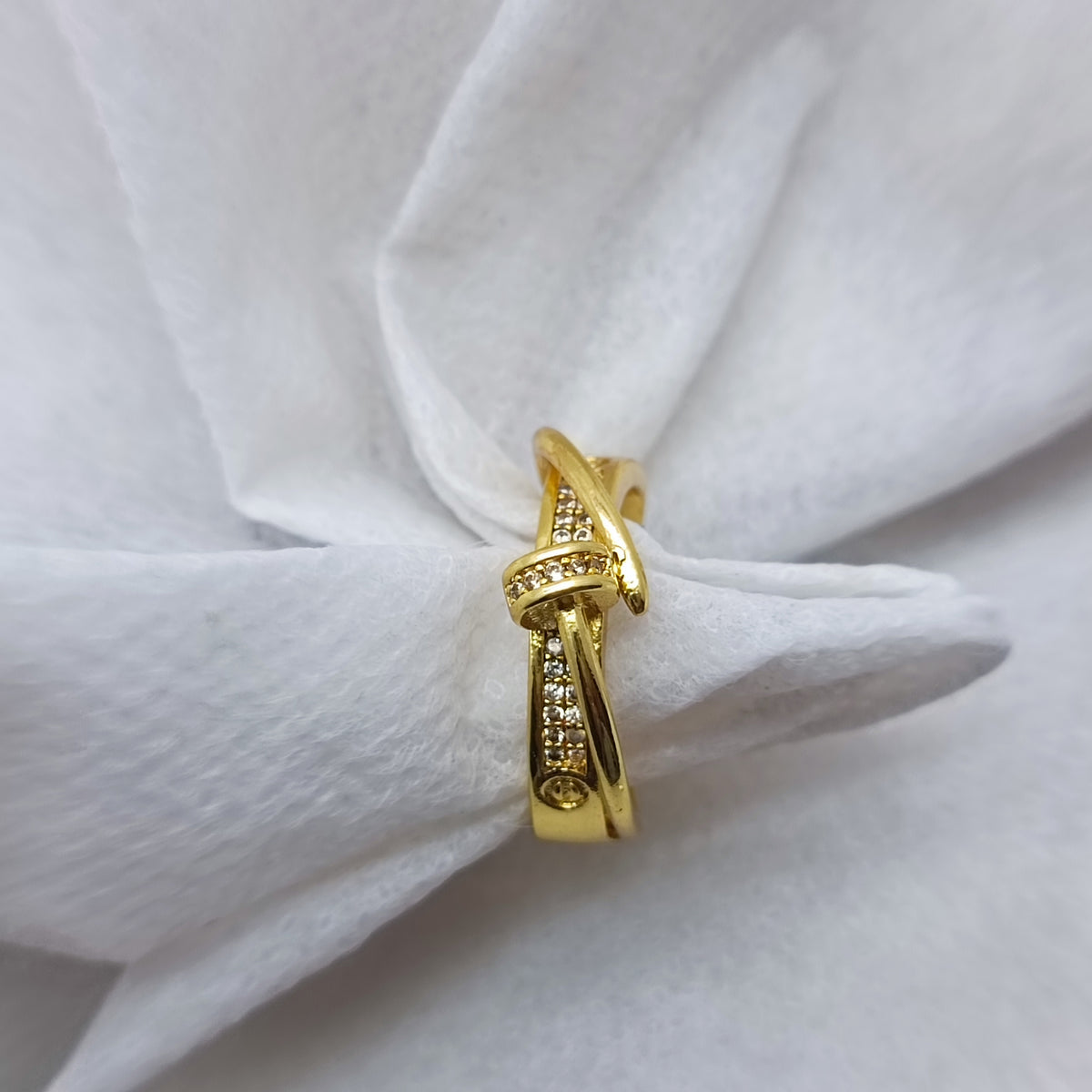Elegant 18K Gold Plated Statement Ring – Bold Design for Party Wear – UK Fashion/Uk2