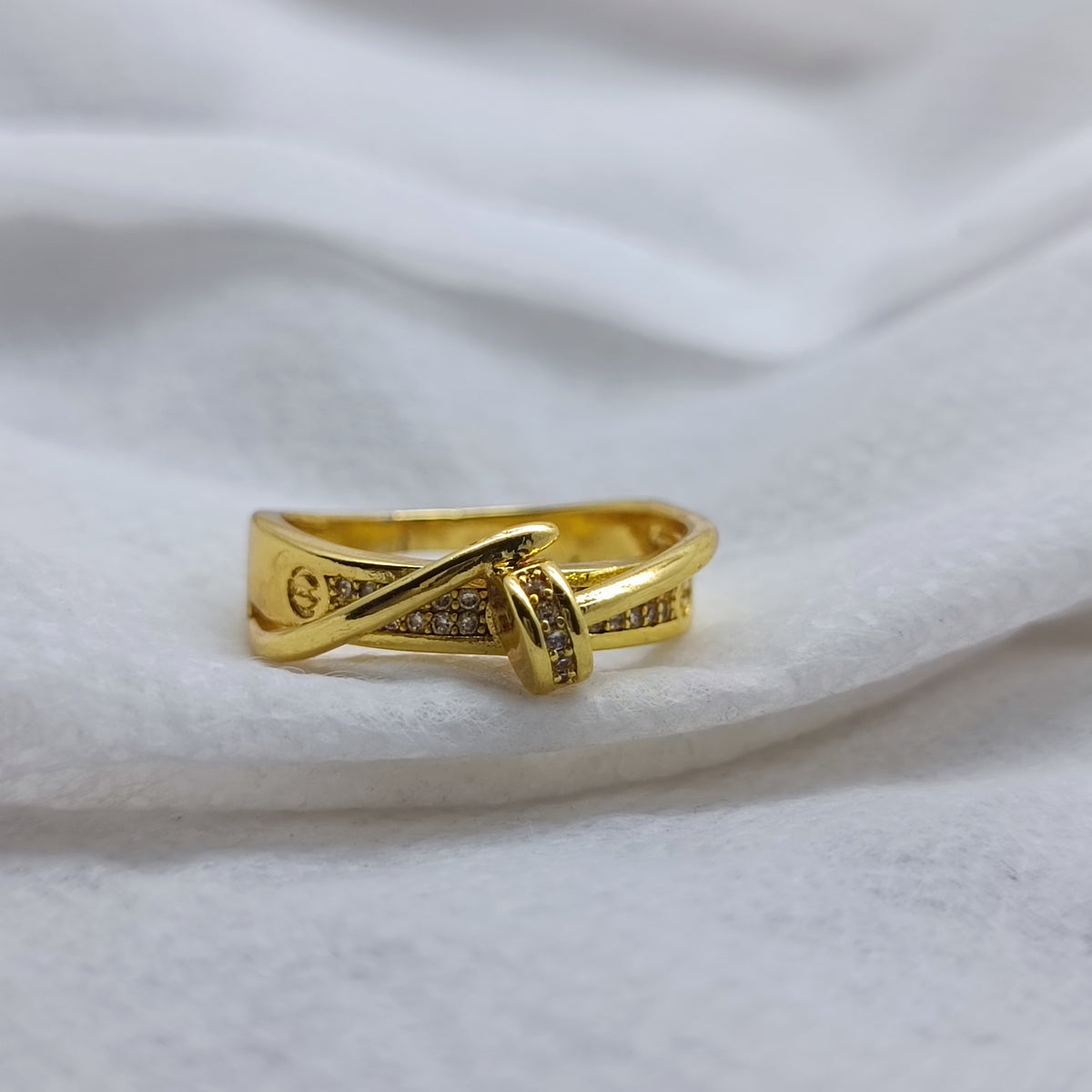 Elegant 18K Gold Plated Statement Ring – Bold Design for Party Wear – UK Fashion/Uk2