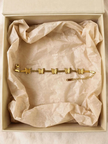 gold look bracelet