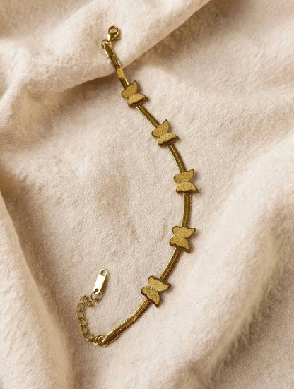gold look bracelet